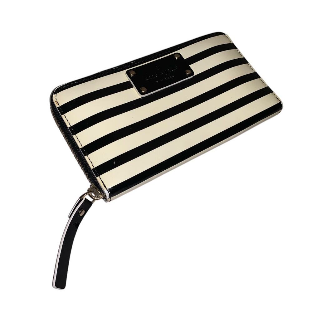Kate Spade Black White Stripe Patent Leather Zip Wallet Clutch 7.5”x4”